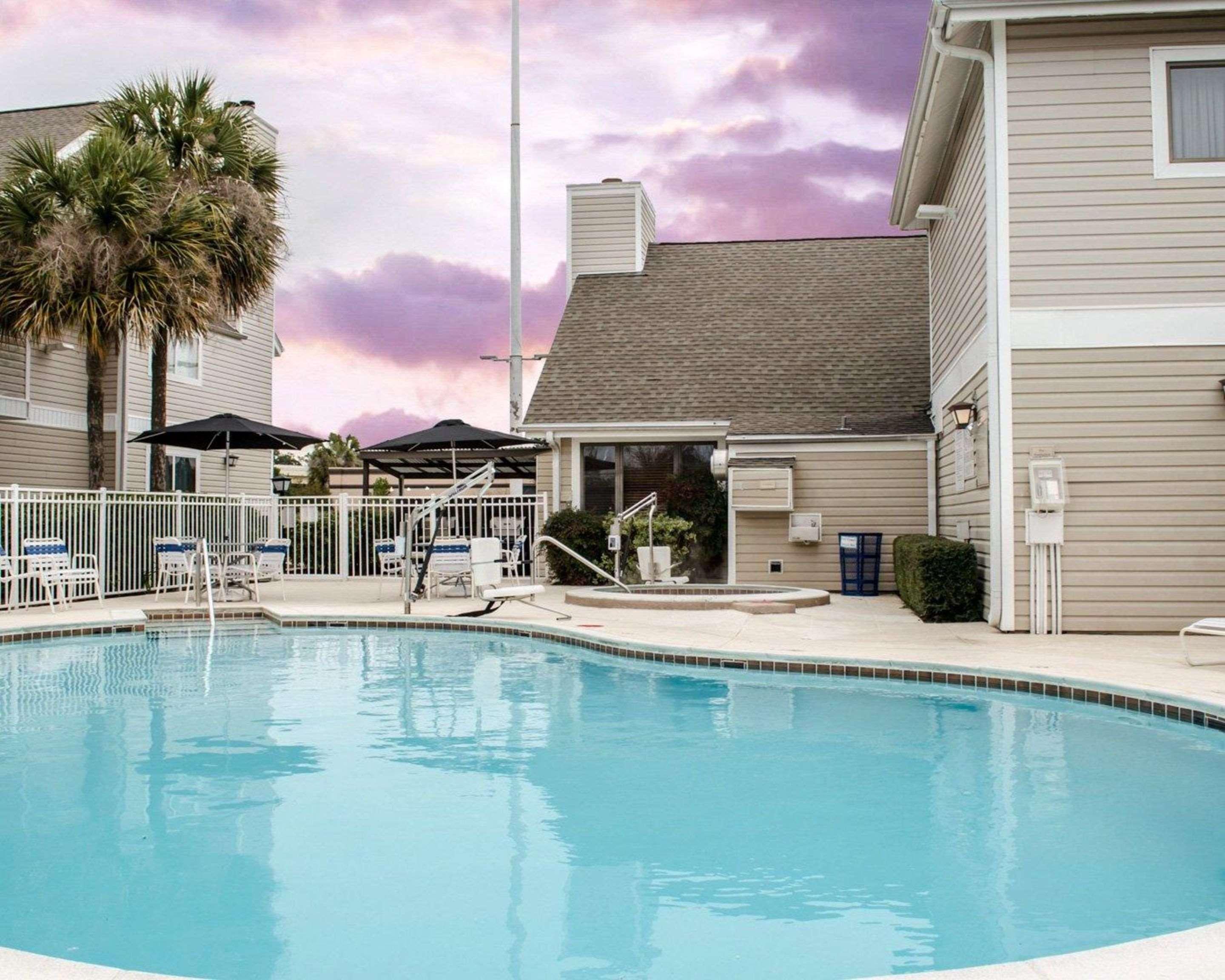 Mainstay Suites Pensacola Exterior foto